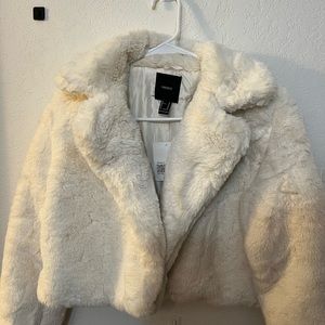 Faux fur cropped jacket